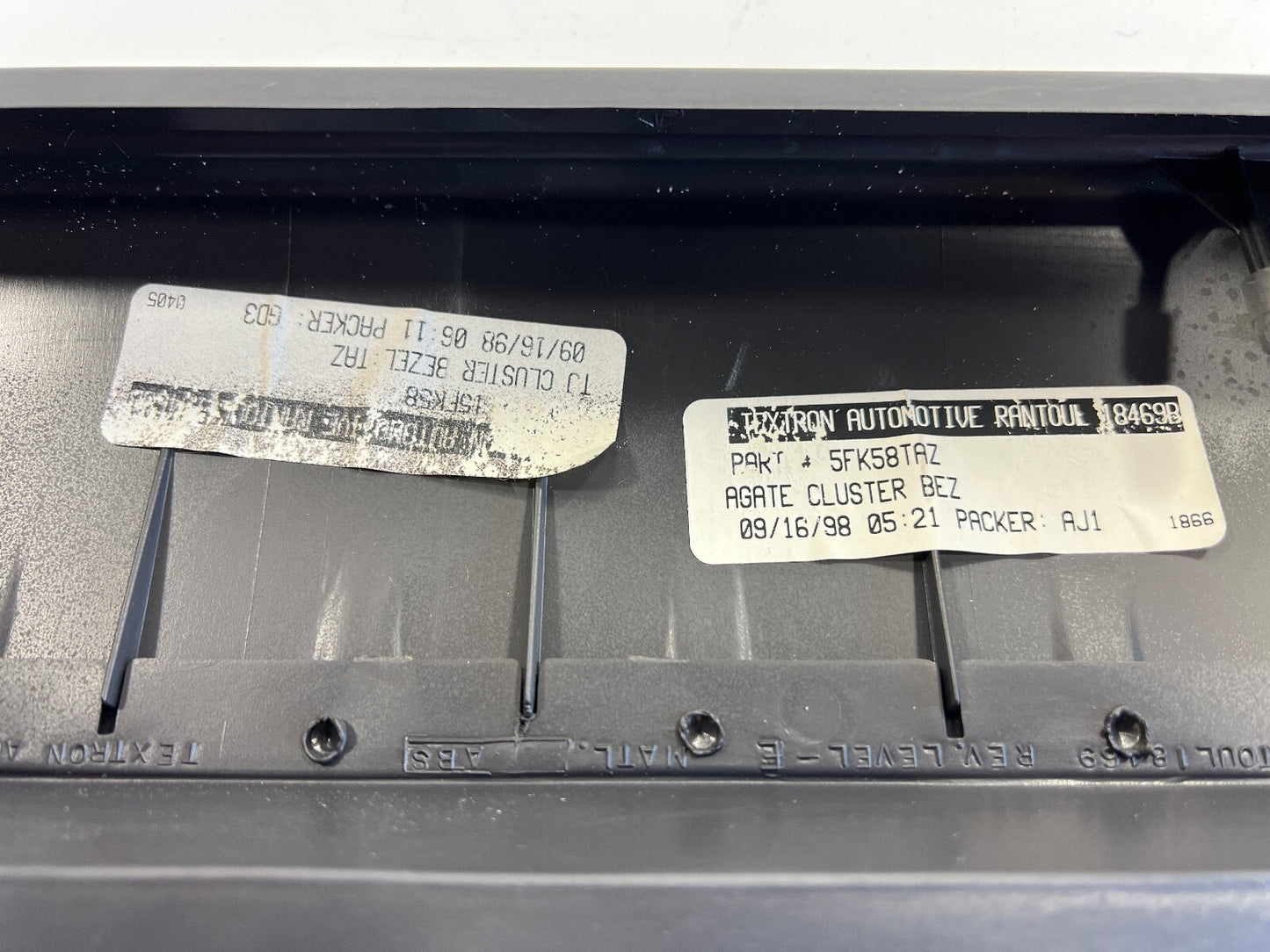 97-02 Jeep TJ Wrangler Instrument Cluster Trim BEZEL Speedometer Gauge AGATE6