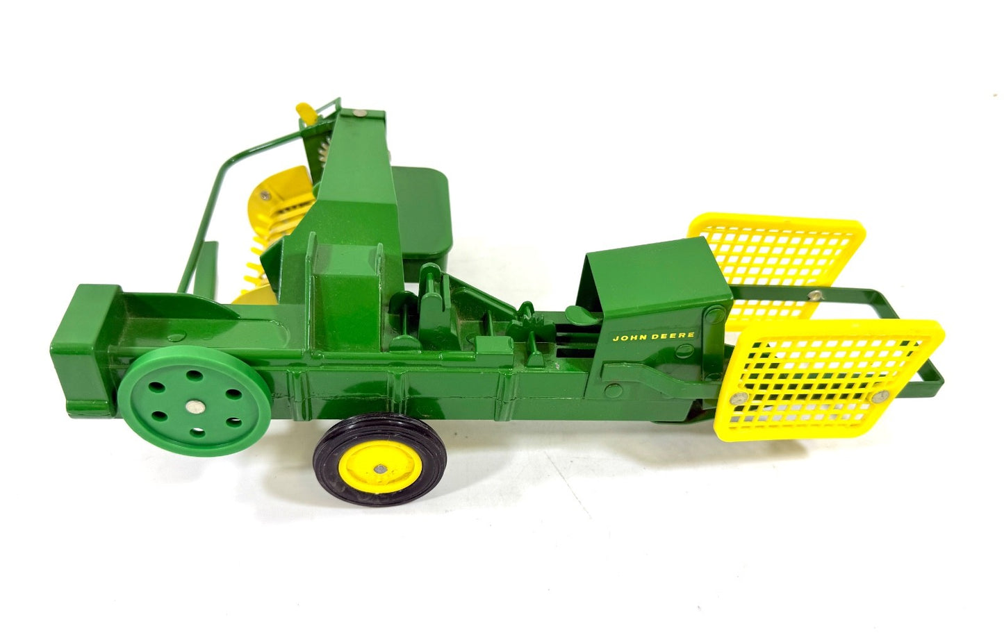 ERTL #545 John Deere Baler with Ejector New in Box 1970's era 1:169
