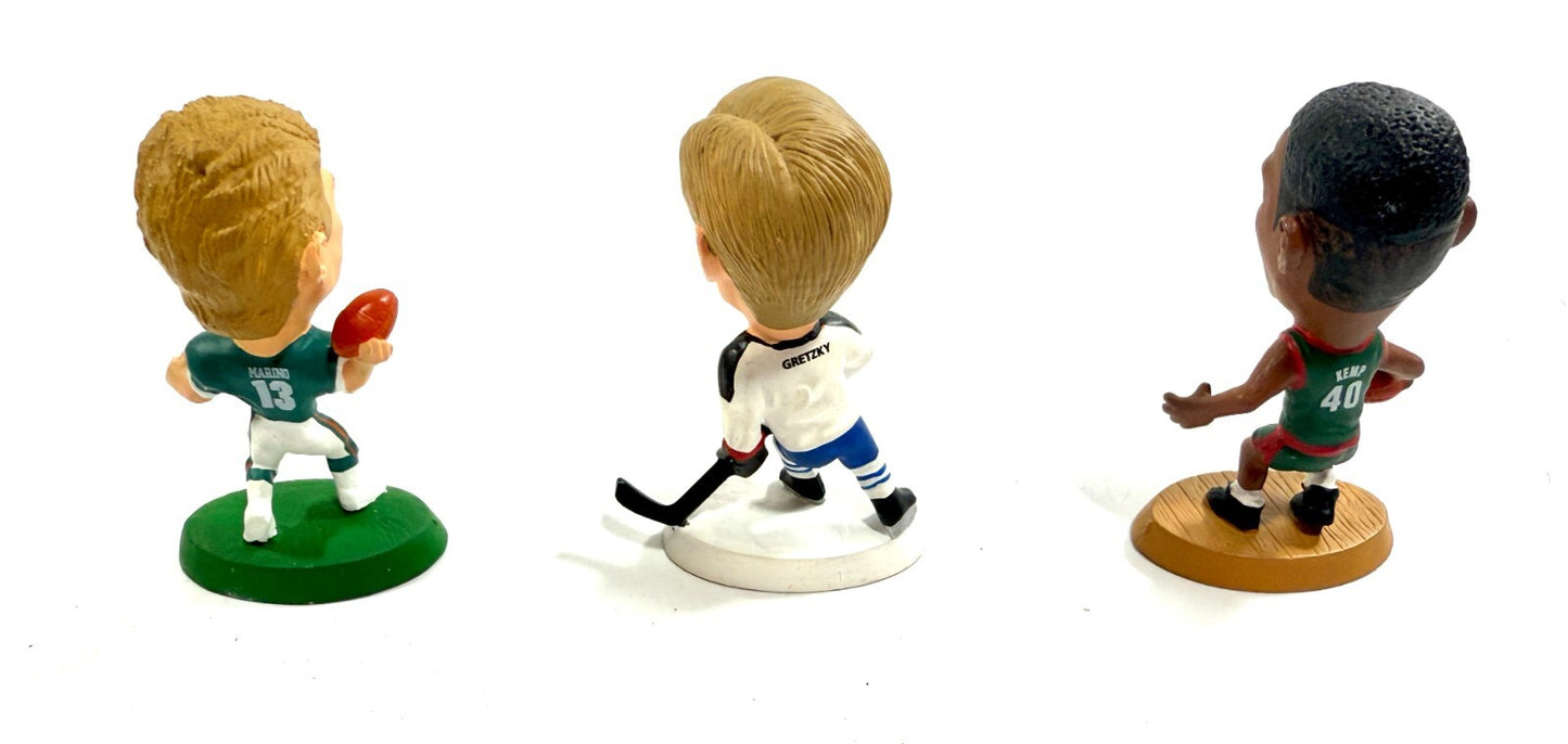   Lot Of 3 NFL, NHL, NBA Corinthian Headliners 1996 Marino, Gretzky, Kemp1
