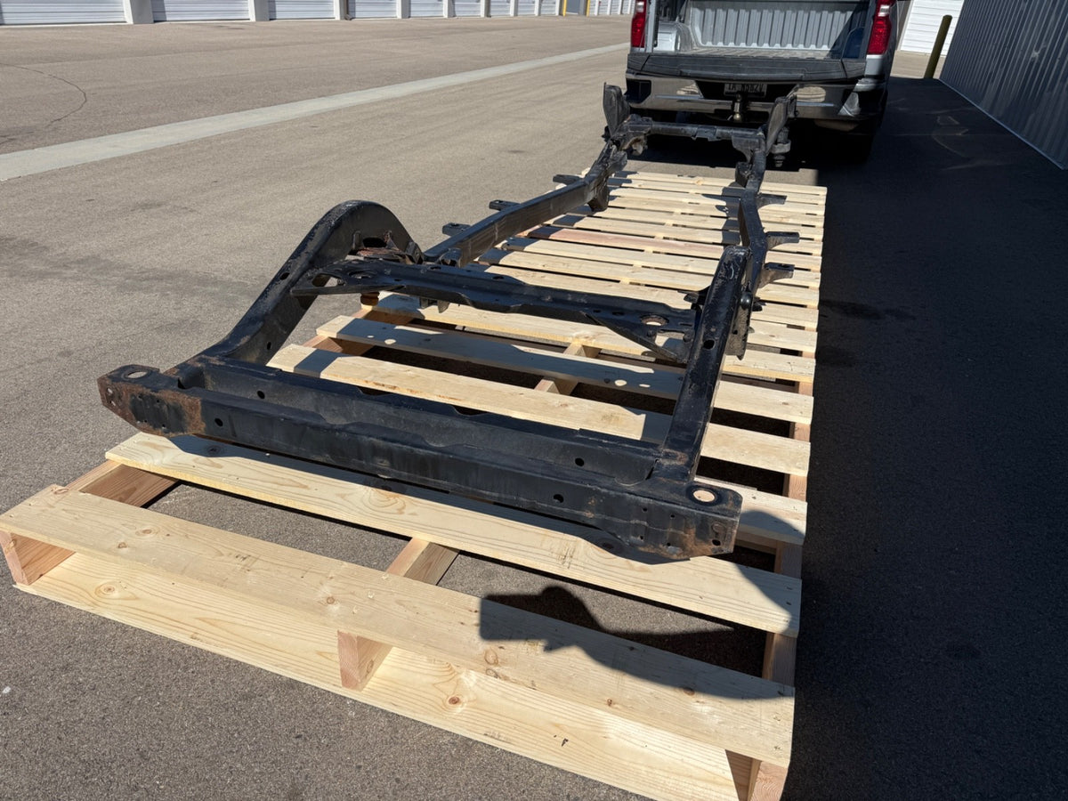 Jeep LJ Wrangler Unlimited OEM 4.0L Frame Straight Clean Inside & Out 2004-20062