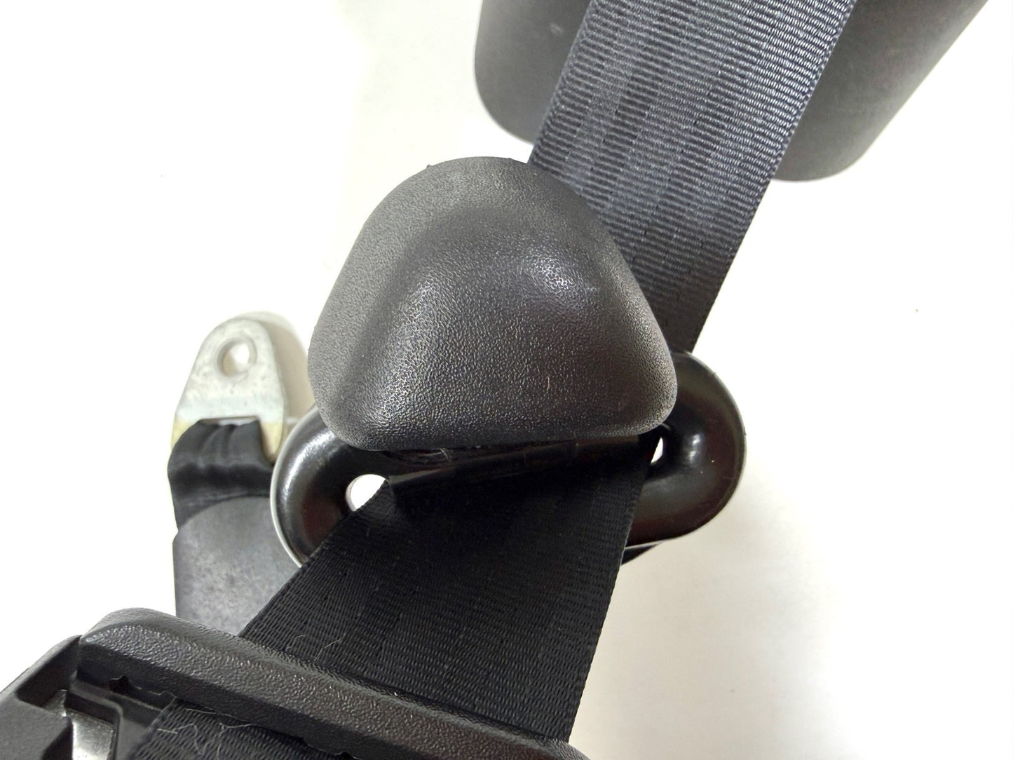 03-06 Jeep TJ Wrangler OEM Rear Seat Belt Retractor Shoulder Harness5