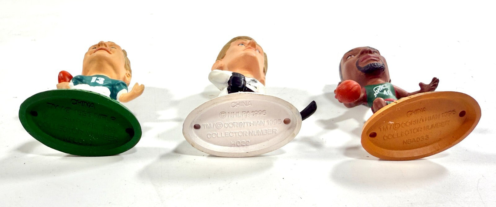   Lot Of 3 NFL, NHL, NBA Corinthian Headliners 1996 Marino, Gretzky, Kemp2
