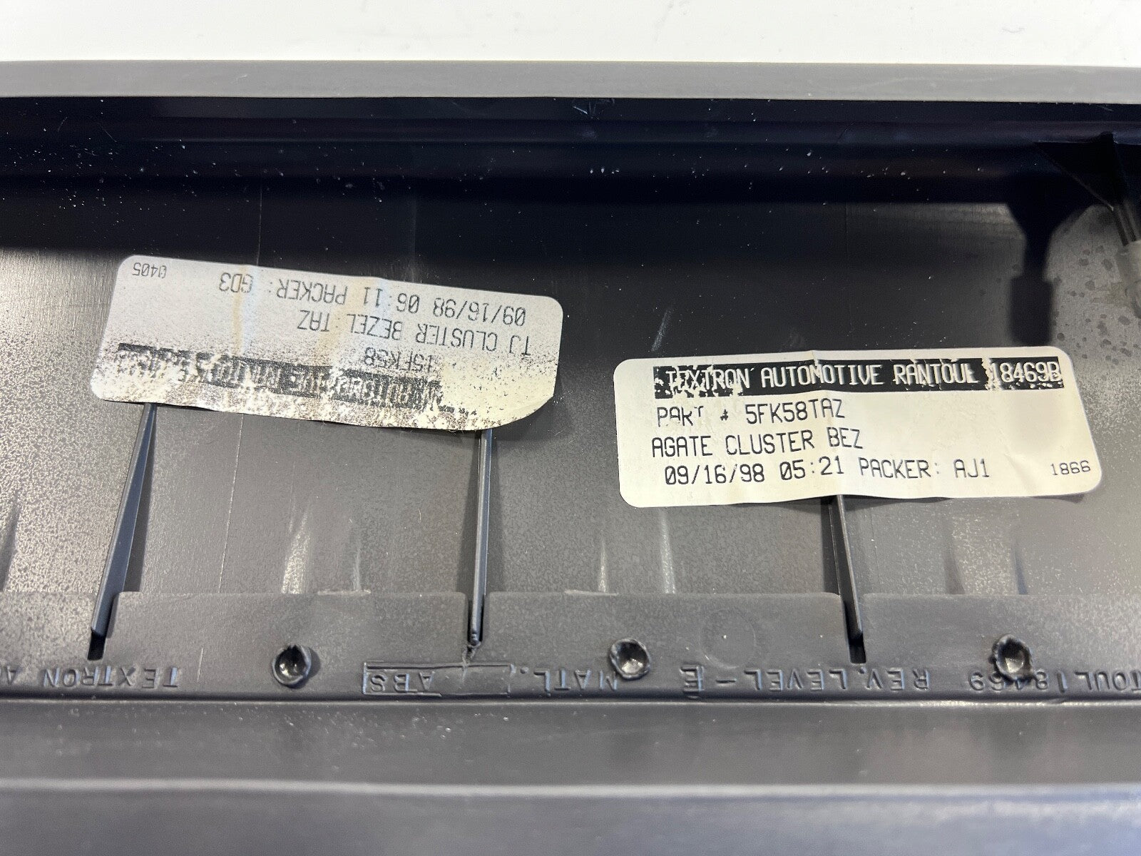 97-02 Jeep TJ Wrangler Instrument Cluster Trim BEZEL Speedometer Gauge AGATE6